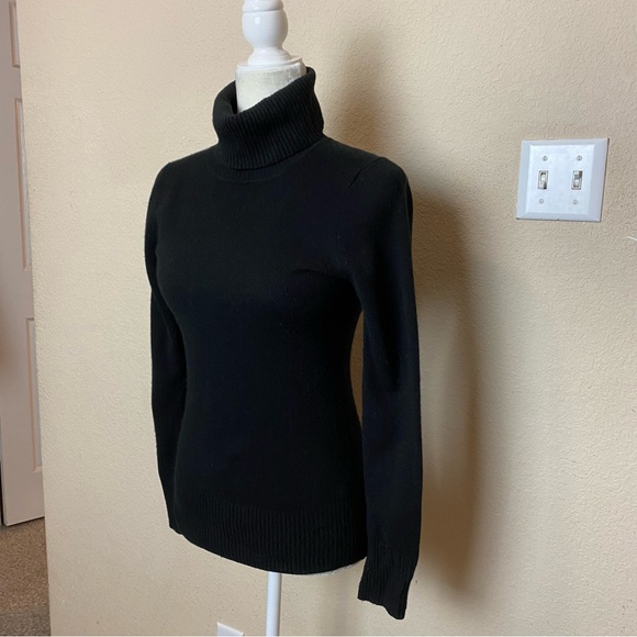J. Crew Italian Cashmere Black Turtleneck Fitted Sweater Long Sleeves Size XS - Picture 5 of 10